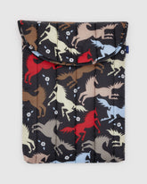Puffy Laptop Sleeve 16" - Horse Cut Outs